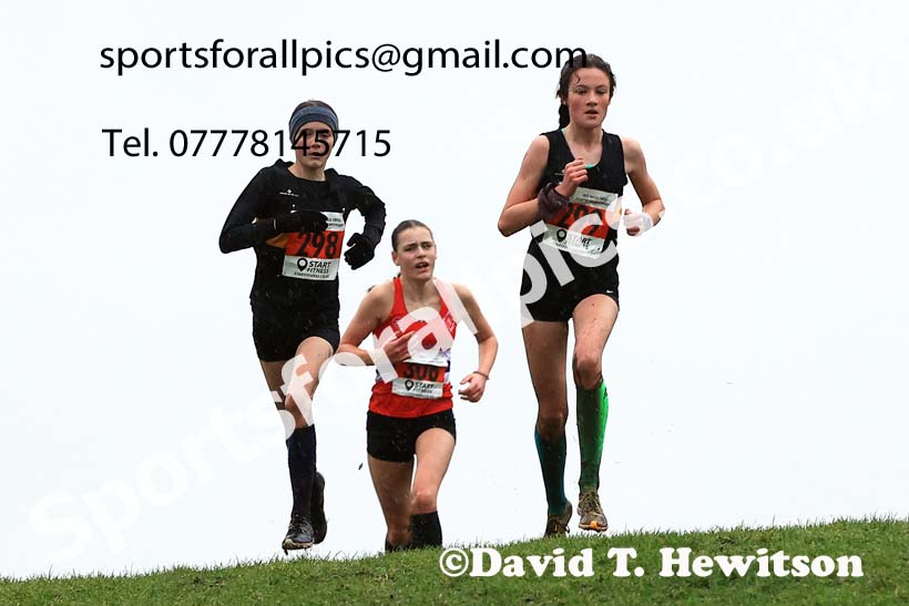 Girls under-15s 2023 North Eastern Cross Country Champs., Temple Park, South Shields. Photo: David T. Hewitson/Sports for All Pics